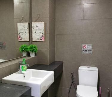 Kajang Apartment | Kajang Town Homestay@ MKH Boulevard NETFLIX & WIFI