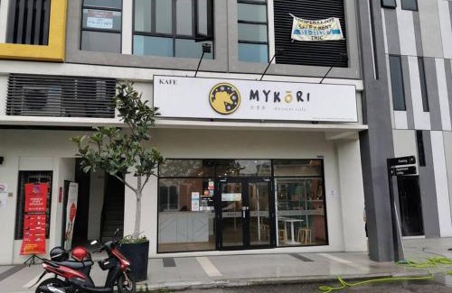 Kajang Apartment | Kajang Town Homestay@ MKH Boulevard NETFLIX & WIFI