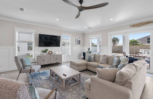 Bid-a-wee Beach House | Kajay's Sandcastle | 2-Minutes to the Beach | Beach Views | Thanksgiving Availability