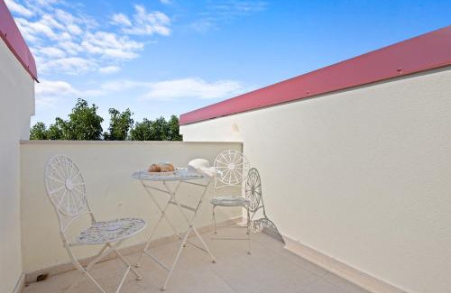 Vinkuran Apartment | Kajumami Apartments with Hot Tub and Private Terraces