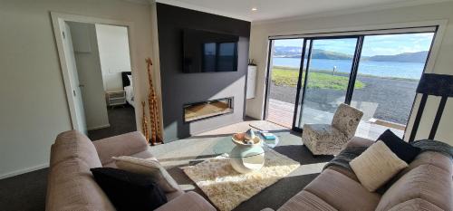Dunedin Apartment | Kakianau Retreat, Luxury Waterfront Apartments