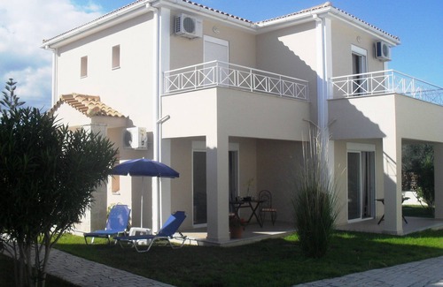 Kalamaki Villa | Kalamaki Court (1 Bd) - charming small holiday complex with swimming pool