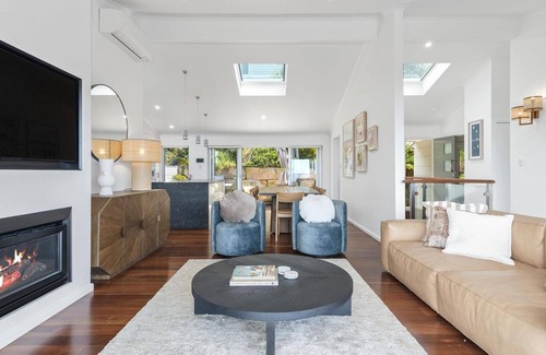 Killcare Heights House | Kalani at Killcare - ocean views