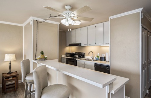Historic Kailua Village Condo | Kalani Kai#104 1st Floor, Remodeled Unit in Heart of Kona Town! Best location
