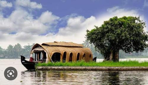 Mullakkal Boat Rental | Kalappura Houseboats & Tours