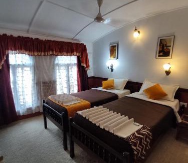 Mullakkal Boat Rental | Kalappura Houseboats & Tours