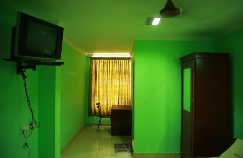 Kunnamkulam Hotel | KALATHIL TOURIST HOME