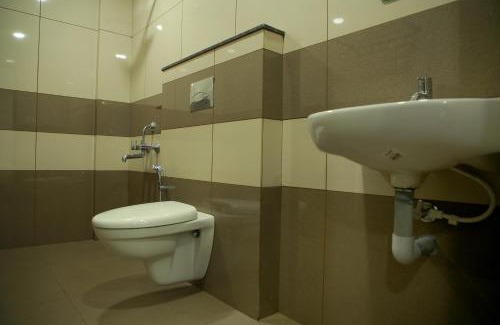 Kunnamkulam Hotel | KALATHIL TOURIST HOME
