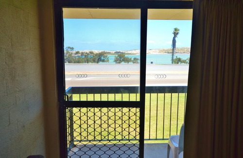 Kalbarri Apartment | Kalbarri Riverview 26 | Waterfront | First Floor