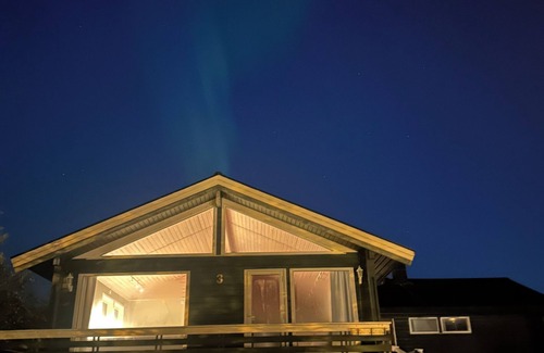 Tromso Apartment | Kaldfjord Aurora Apartments New. Parking. Nice neighborhood close to mountain