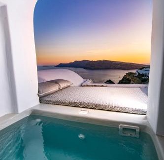 Oia Apartment | Kaleidoscope Cave Houses