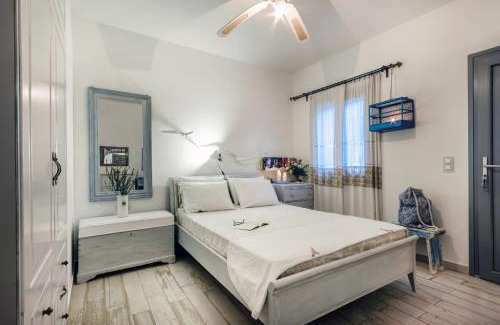 Tripiti Apartment | Kalimera & Apoplous boathouse