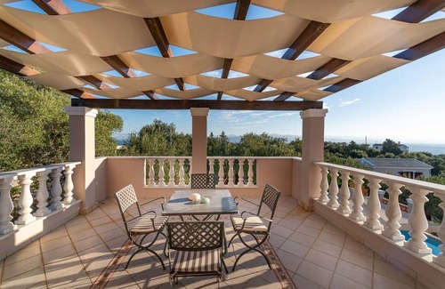 Gaios Villa | Kalliope Villa - Classic with a splash of glam