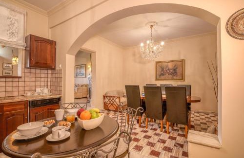 Old Town Apartment | Kalliopi's Maisonette