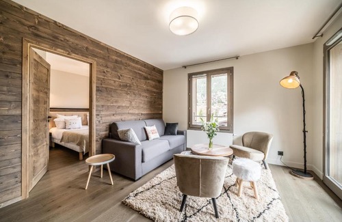 Chamonix City Centre Apartment | Kalmia Chamonix - BY EMERALD STAY