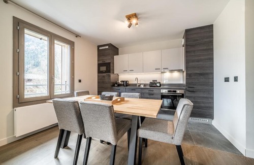 Chamonix City Centre Apartment | Kalmia Chamonix - BY EMERALD STAY