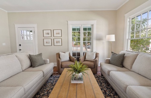 Laurel House | Kalmia Luxe —Stylish Stay Walkable to Downtown