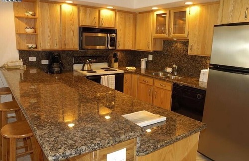 Kihei Condo | Kam Sands - Inner Circle - Large Lanai - End Unit