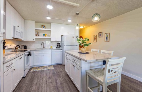 Kihei Condo | Kamaole Sands #10-111 Ocean View, Inner Court, Ground Floor, Close to Beach