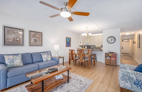 Kihei Condo | Kamaole Sands 6-303 - Courtyard and Ocean Views from Renovated 3rd Floor Condo