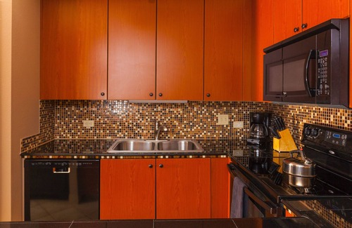 Kihei Condo | Kamaole Sands, Bldg 5, Inner Courtyard, Sleeps 4/King Bed & NEW Sofa Sleeper