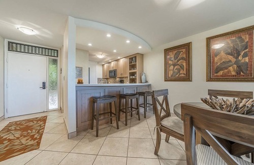 Kihei House | Kamaole Sands FRONT ROW OCEAN Building 10 unit 116