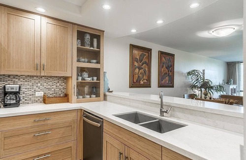 Kihei House | Kamaole Sands FRONT ROW OCEAN Building 10 unit 116