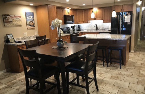 Kihei Condo | Kamaole Sands -Inner Court-Extra Large Lanai-Ocean & Garden Views