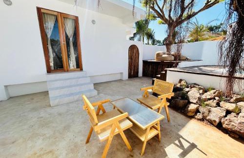 Koh Lan Bed & Breakfast | Kamari Cafe&Resort Kohlarn คามารีคาเฟ่แอนด์รีสอร์ทเกาะล้าน