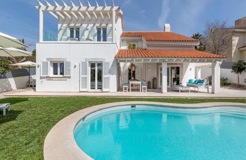 Kamari Villa | Kamari renovated villa