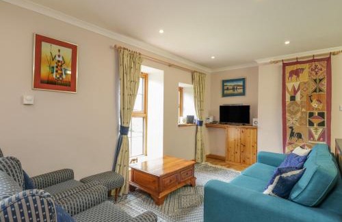 Kirriemuir House | Kamba Cottage