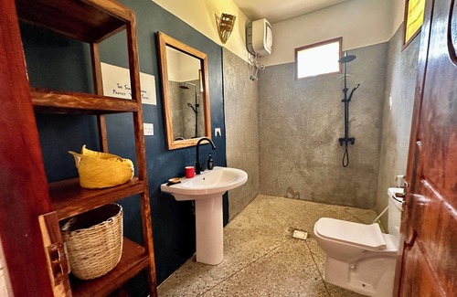 Mkunguni Hotel | Kameleon Blue