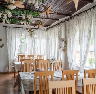 Zenica-Doboj Canton Bed & Breakfast | Kameni dvorac
