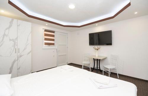 Zenica-Doboj Canton Bed & Breakfast | Kameni dvorac