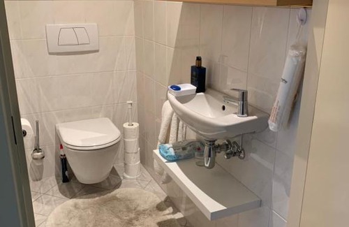 Kortrijk House | Kamer met terras te Kortrijk met uitzicht op de Leie
