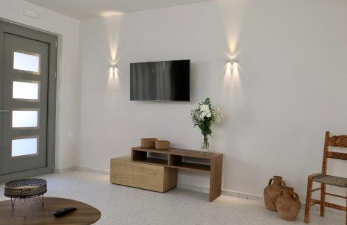Kamilari Apartment | Kamilari Epavlis Luxury Apartments Ground Floor
