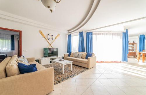 Balatonkenese Apartment | Kamilla Villa