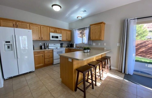 Kanab House | Kanab Family Retreat | Zion-Bryce | Pool & Hot Tub