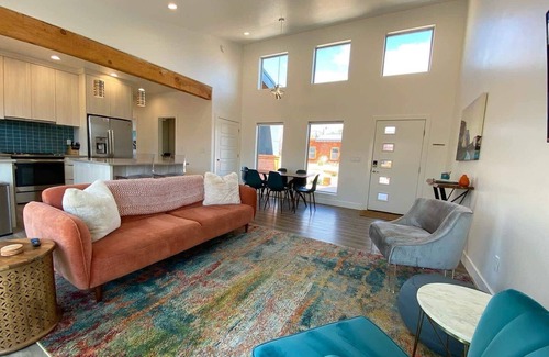 Kanab House | Kanab Rooftop Views, Pool & Hot Tub near Zion, Bryce, North Rim of the Grand Can