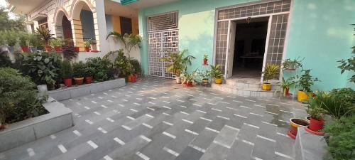 Varanasi Bed & Breakfast | KANAK HOME STAY