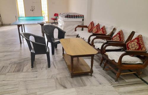 Varanasi Bed & Breakfast | KANAK HOME STAY