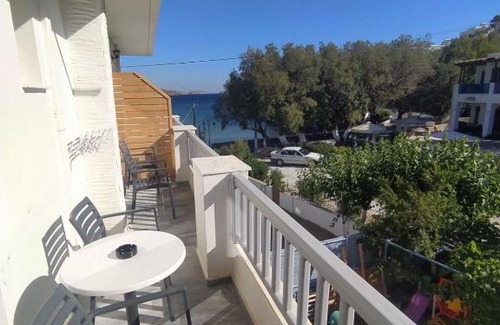Mpatsi House | Kantouni Guest House by the sea