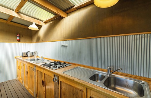 Collingwood Cabin | Kanuka Cabin - Ao Marama Retreat - Stunning Bush setting and Ocean Views
