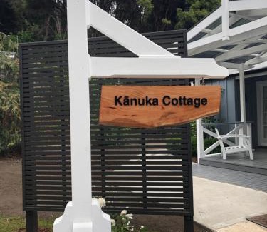 Akaroa House | Kānuka Cottage - Tranquil and relaxing