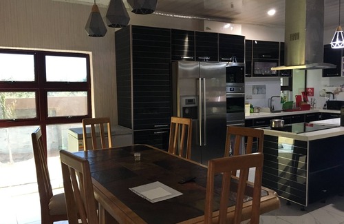 Palapye Bed & Breakfast | Kanyi Guest House