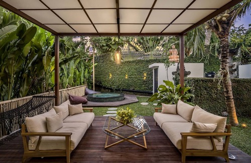 Babakan Villa | Kaori Loft - Romantic 1BR Villa with Jacuzzi and garden view