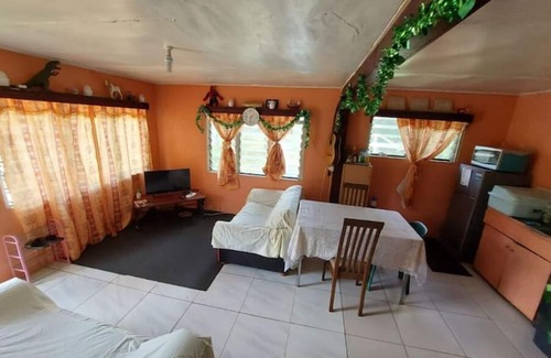 Nuku'alofa Apartment | Kapeta Cabin at # 5 Kapeta Ave. Kolomotu 'a,