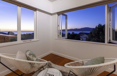 Paraparaumu Cottage | Kapiti Getaway - Paraparaumu Beach Rental