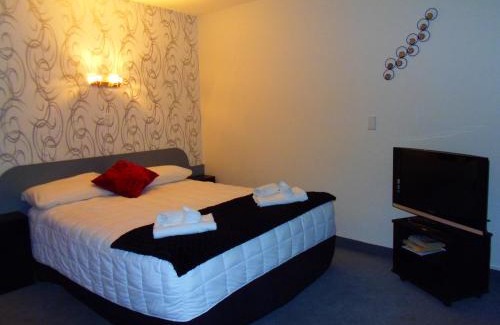 Paraparaumu Hotel | Kapiti Lindale Motel and Conference Centre