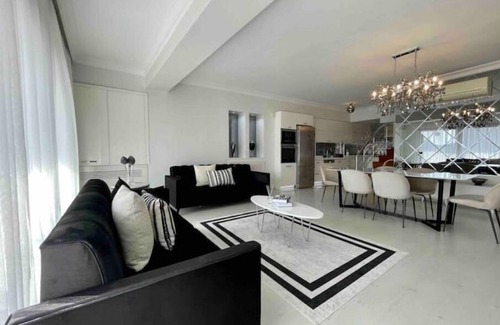 Sisli Apartment | Kaplan Luxury Flat - 3 Bedrooms with Air Conditioning and Heating